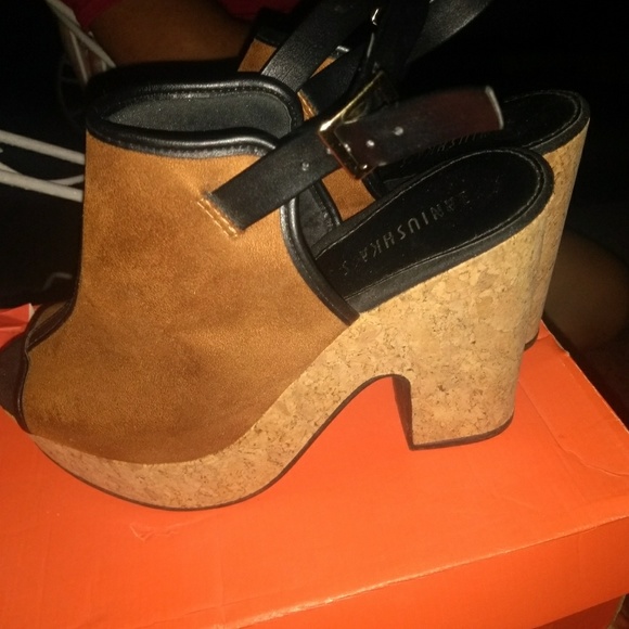 Woman shoes - Picture 4 of 5